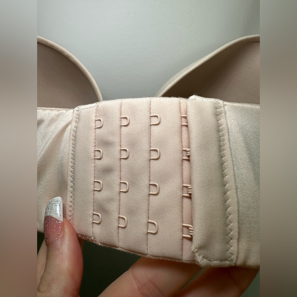 Victorias Secret Body‎ by Victoria Multi-Way Convertible Strapless Bra Nude 36DD - Picture 6 of 11